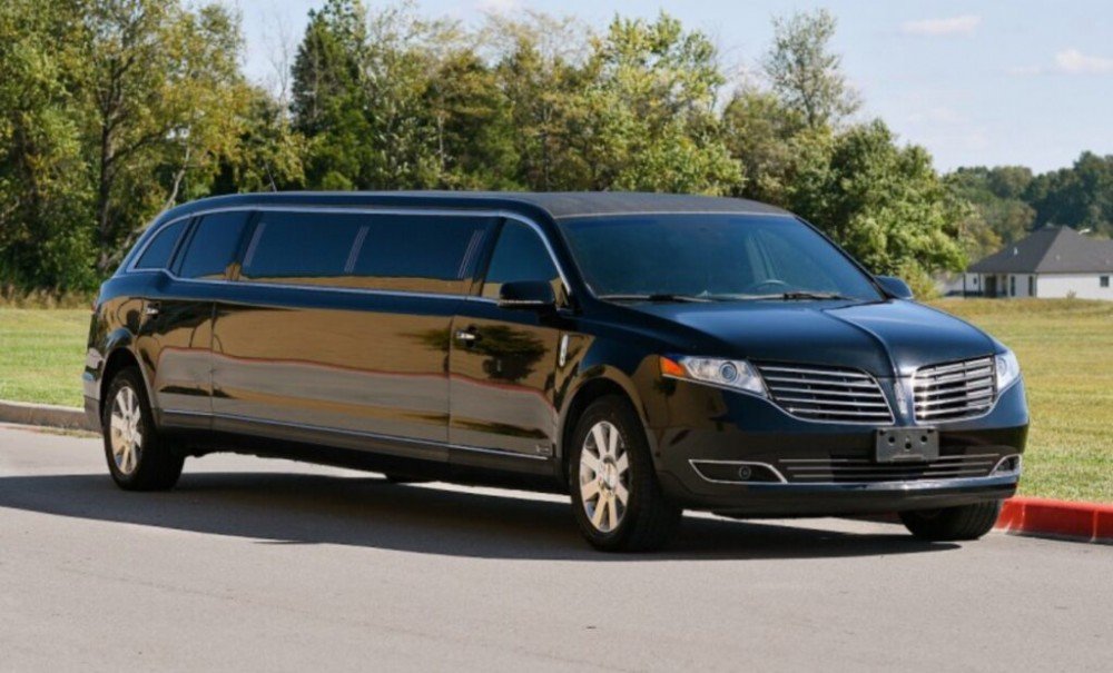 Black Lincoln MKT stretch limousine, three-quarter front